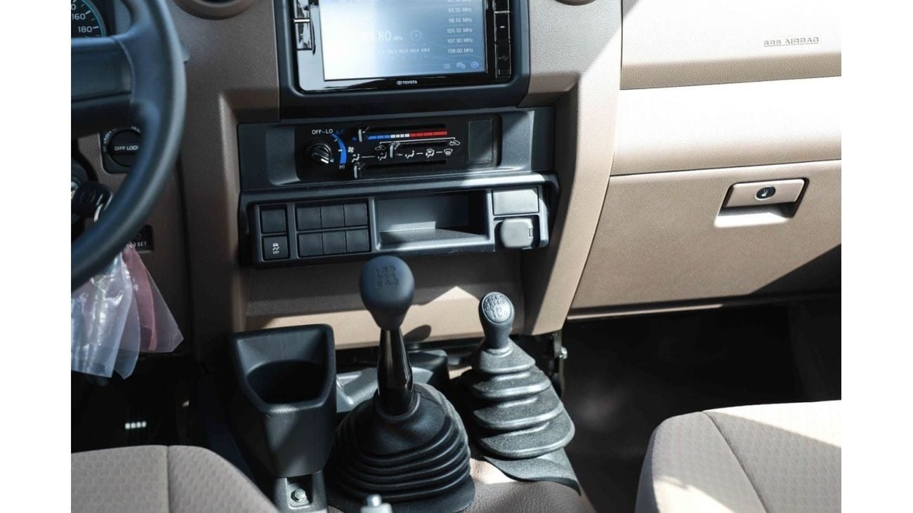 تويوتا لاند كروزر بيك آب 2024 Toyota LC79 4X4 Double Cab 4.5 V8 - بيج من الداخل بيج | للتصدير فقط