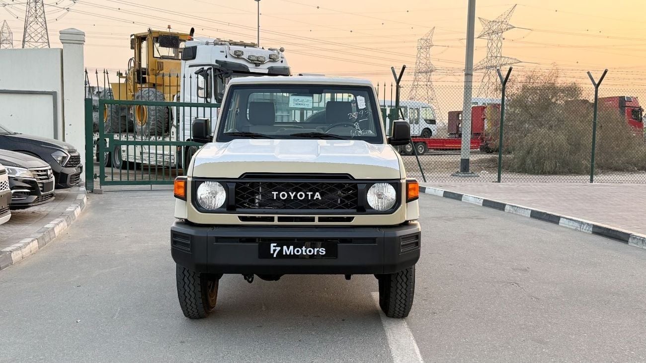 Toyota Land Cruiser Pick Up Std 4.0L Single Cab Utility 4WD - 2025
