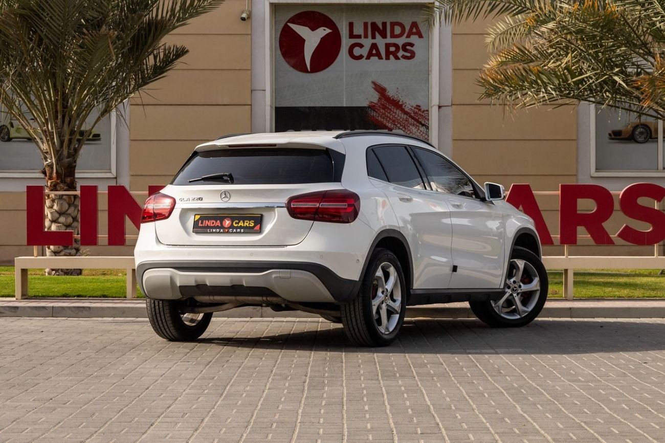 Mercedes-Benz GLA 220 Mercedes-Benz GLA 220 2018 Korean specs for 1,014.00 AED monthly