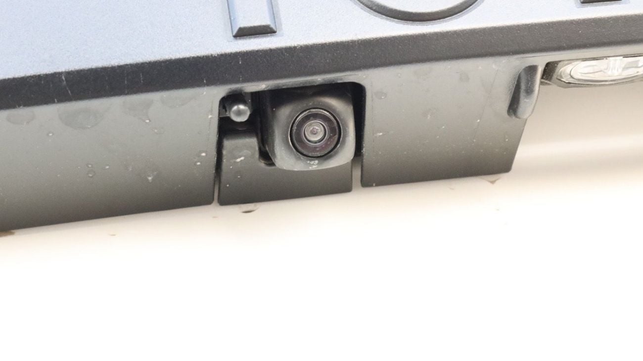 تويوتا برادو 2.4 URBAN baisc option Oman GCC spec Ready