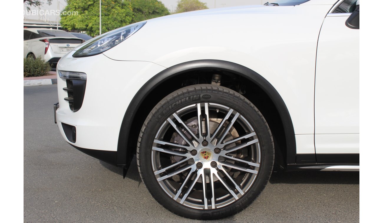 Porsche Cayenne GCC Specs Under warranty