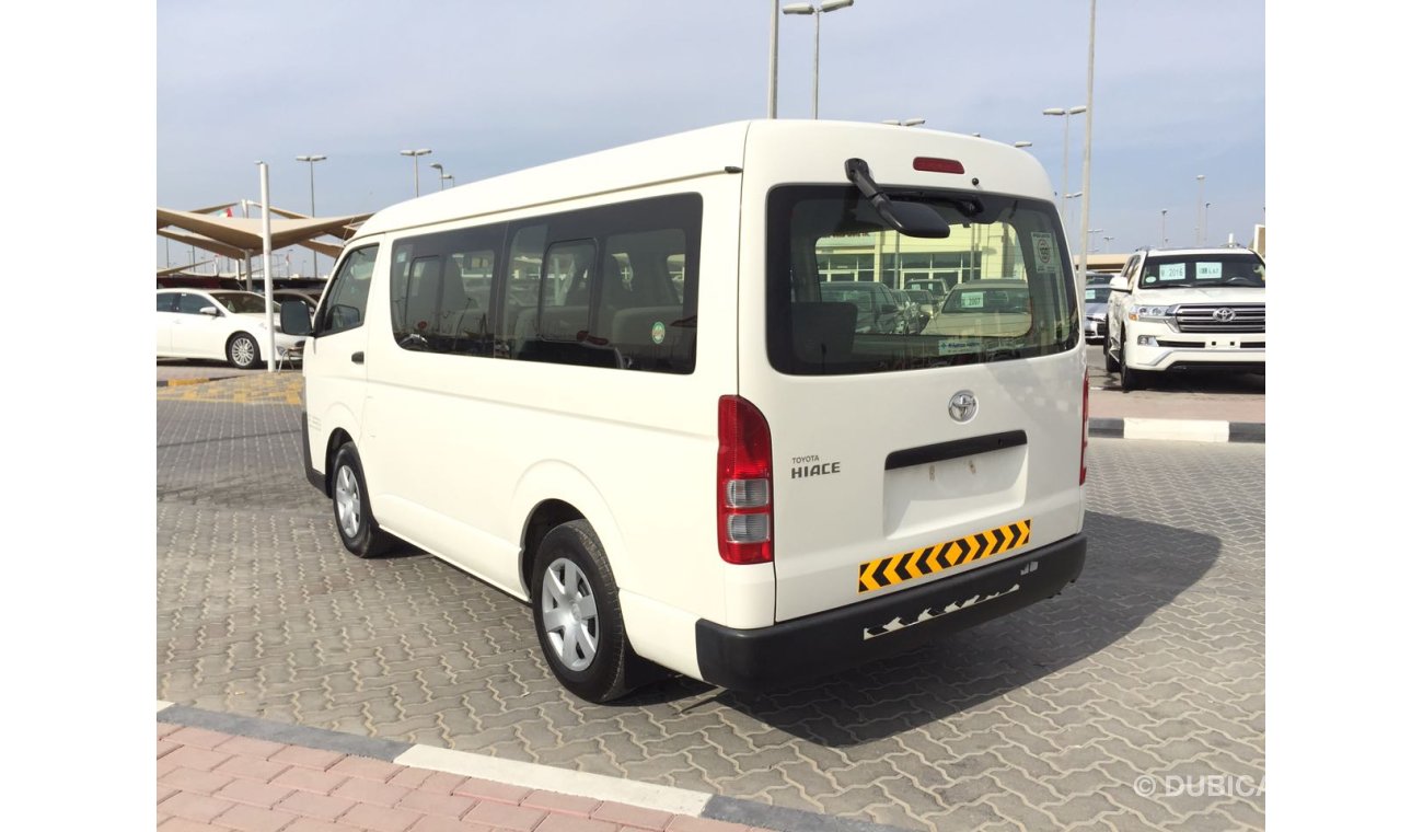 Toyota Hiace MID ROOF