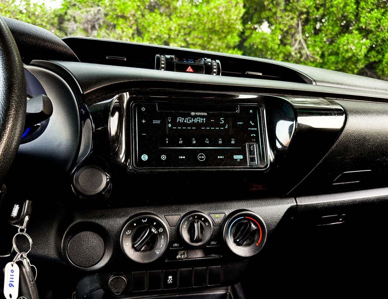 Toyota Hilux GLX Toyota Hilux Automatic | 2.7 L | 2020 | GCC | Accident-Free | In Excellent Condition | 1092 P.M