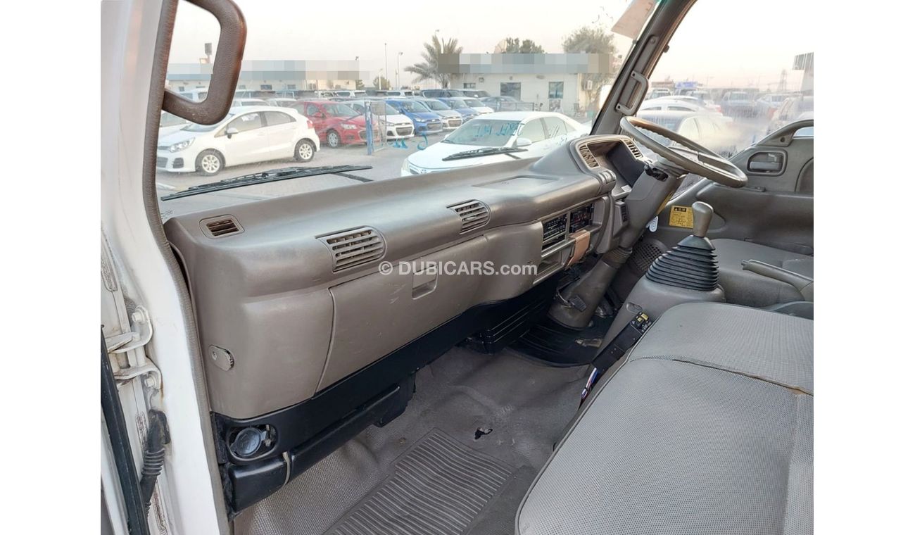 Isuzu Forward ISUZU FORWARD JUSTON RIGHT HAND DRIVE(PM01298)