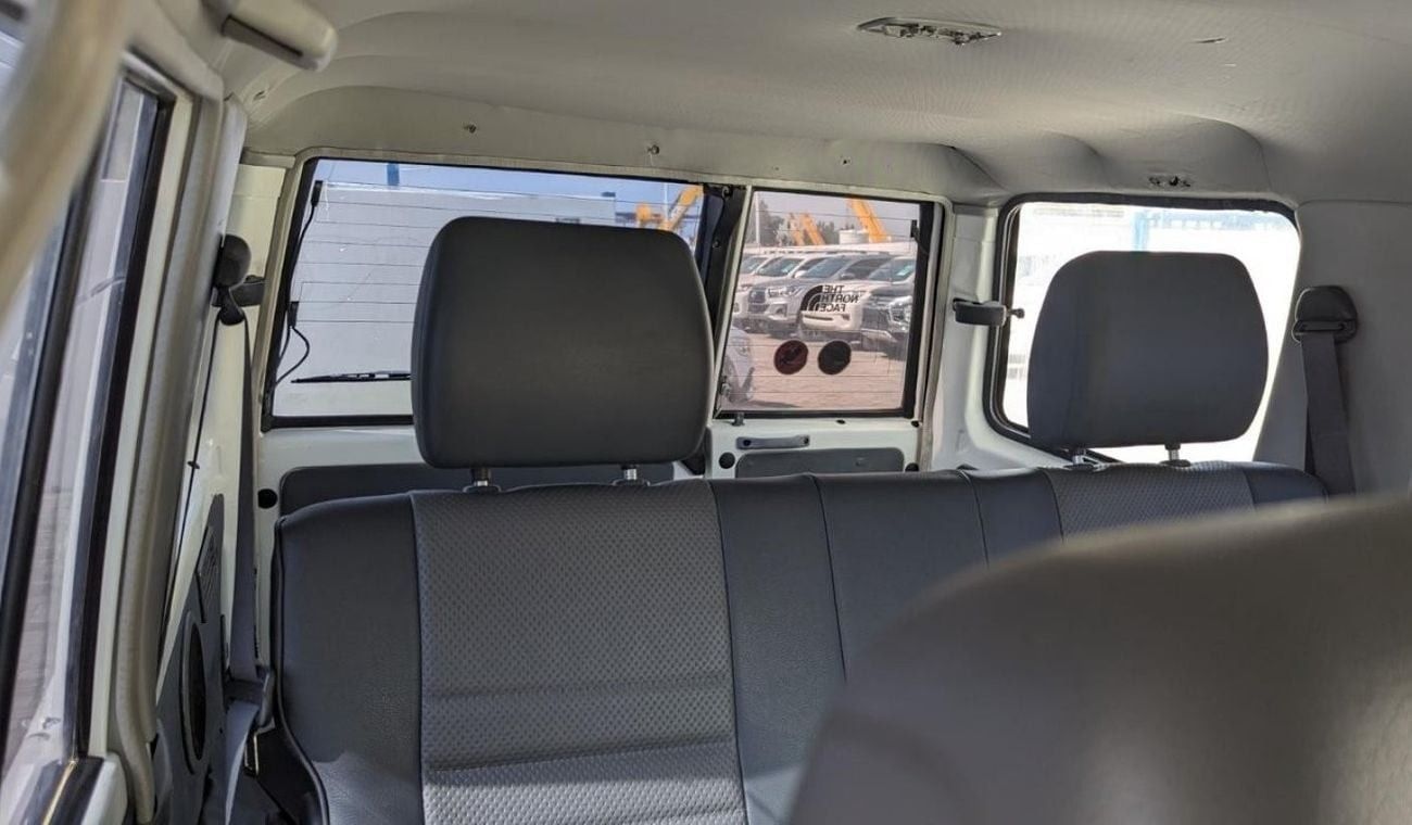 تويوتا لاند كروزر 70 Diesel 4.5 Liter Right Hand Drive 5 Doors