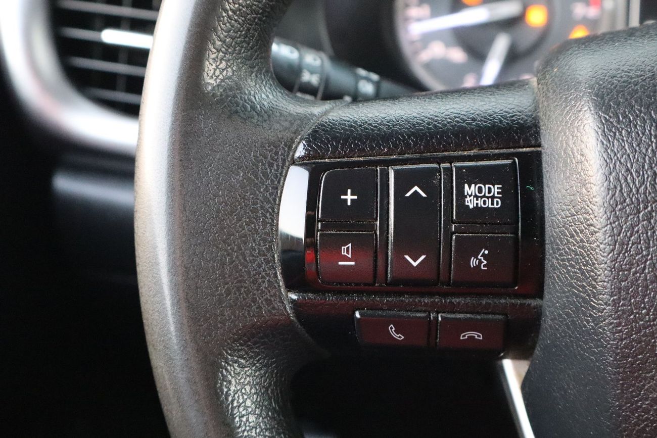 تويوتا هيلوكس GLX 2 2.7L 4WD