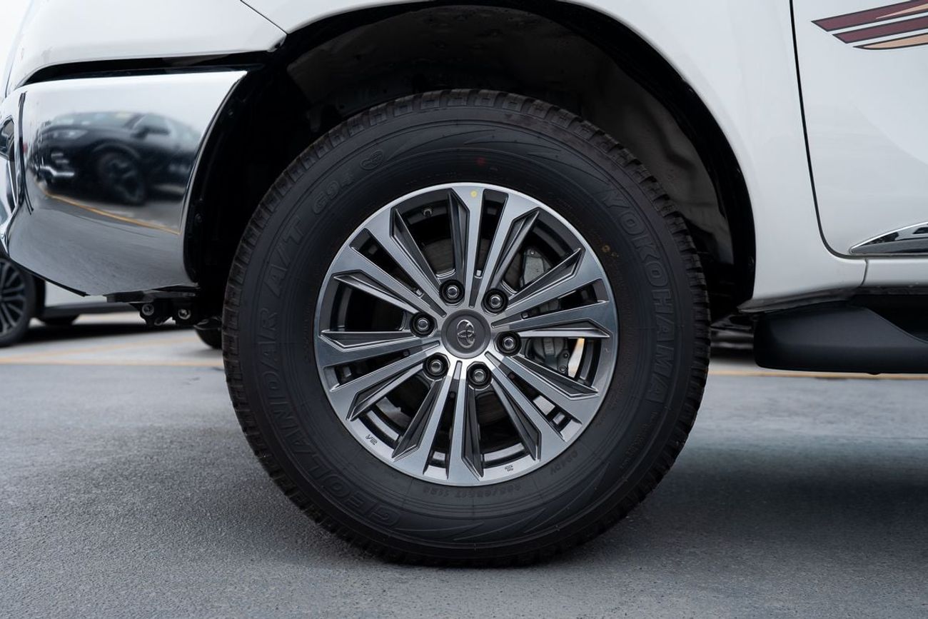 تويوتا هيلوكس S-GLX 2.8L Pick Up Diesel Automatic Transmission 4WD Double Cabin 2026