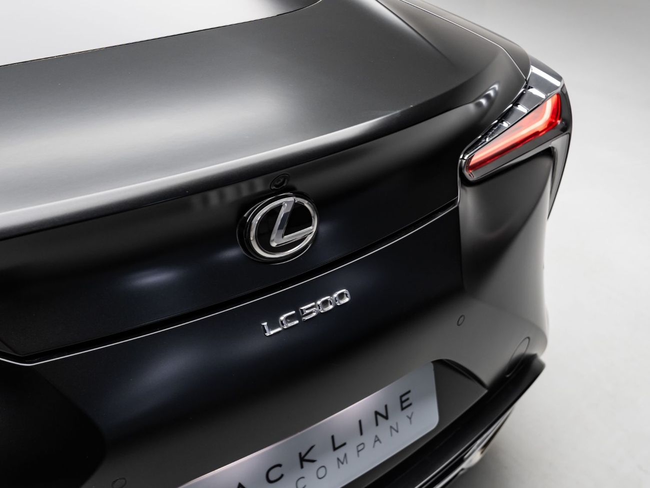 Lexus LC500 5.0L V8 Titanium 2022 Lexus LC 500, 2027 Lexus Warranty, 2026 Lexus Service Contract, Low KMs, GCC