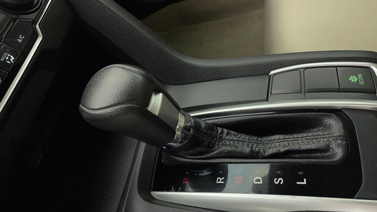 هوندا سيفيك DX 1.6 | بدون دفعة مقدمة | اختبار القيادة في المنزل