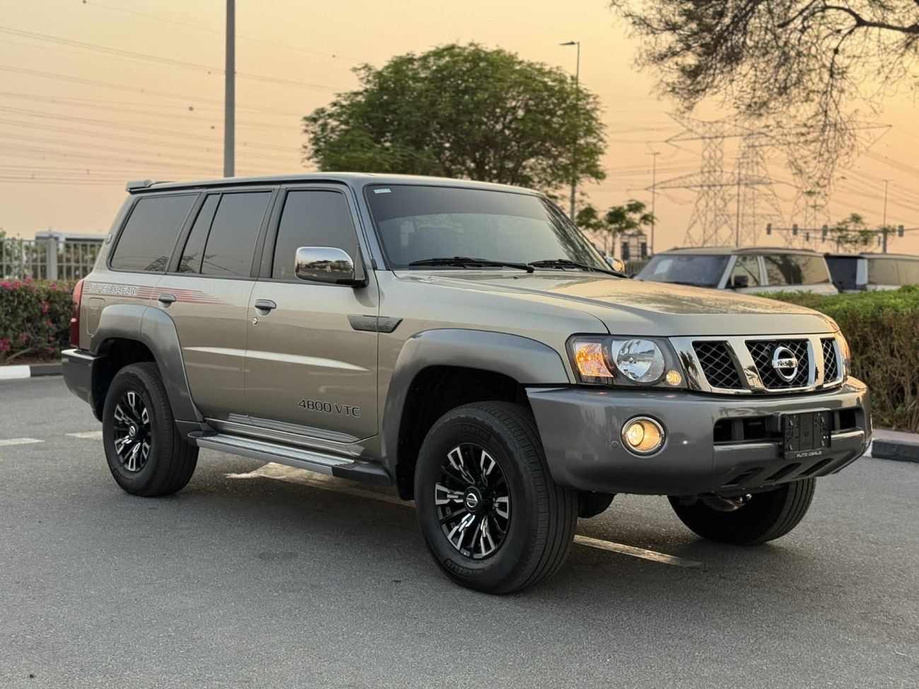 نيسان باترول سوبر سفاري GCC SPEC NEAT AND CLEAN LESS KILOMETER