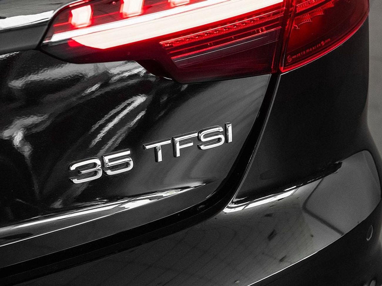 أودي A4 35 TFSI S Line 2.0L