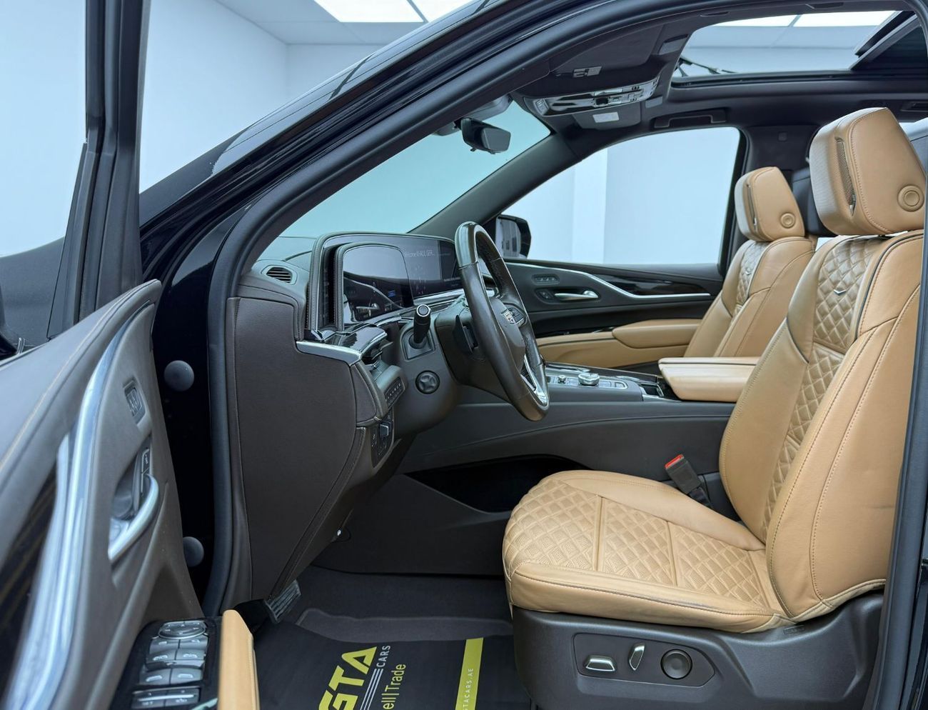 Cadillac Escalade Sport 6.2L 4WD 2023 Cadillac Escalade Sport, 2028 Cadillac Warranty + Service Pack, Excellent Condit