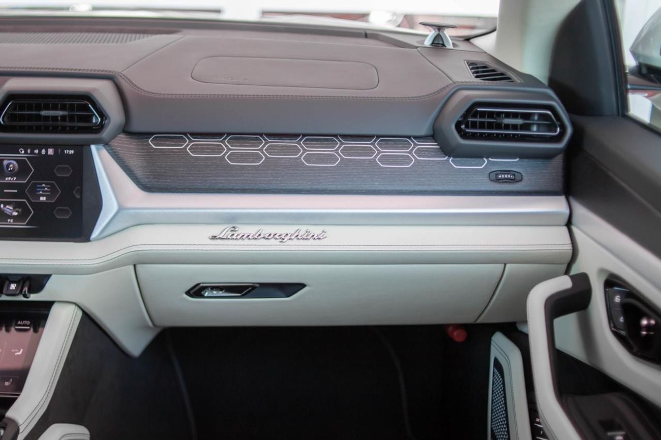 Lamborghini Urus Lamborghini Urus SE | 2025 | 1,200km