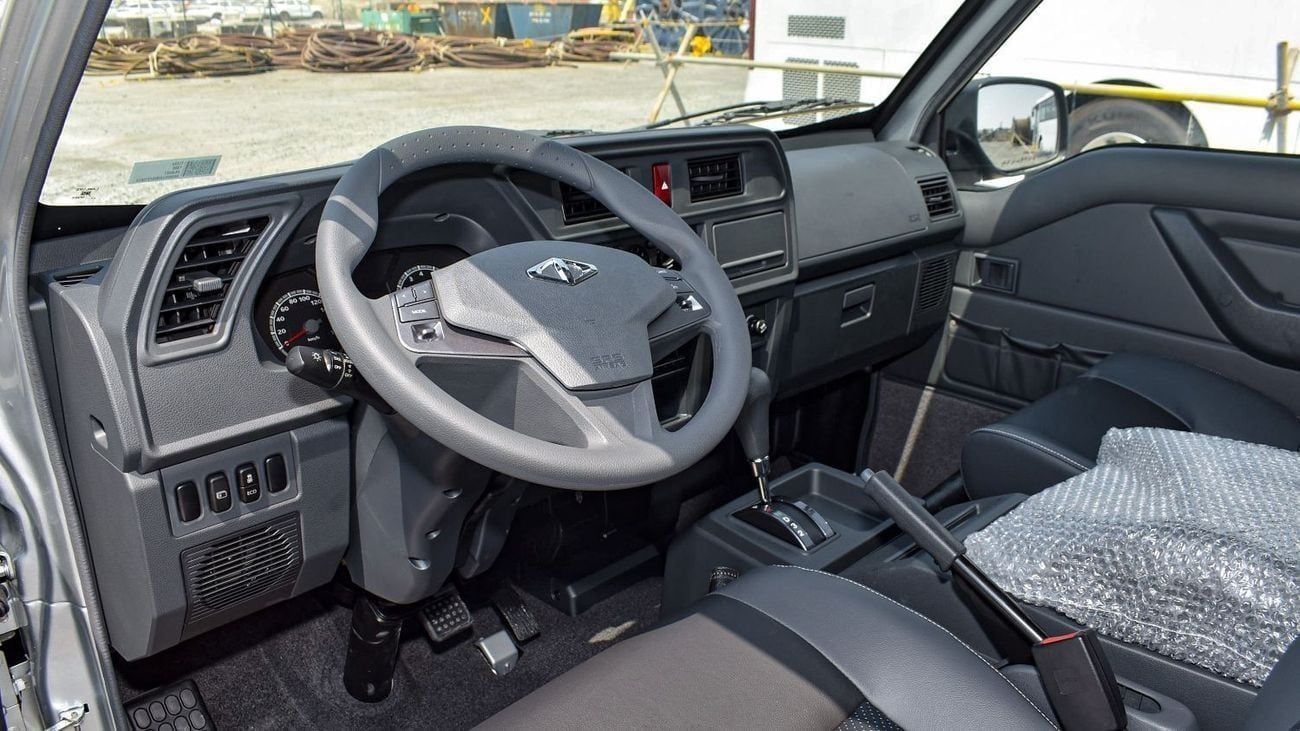 سي إم سي D 260 فان ركاب بـ 8 مقاعد