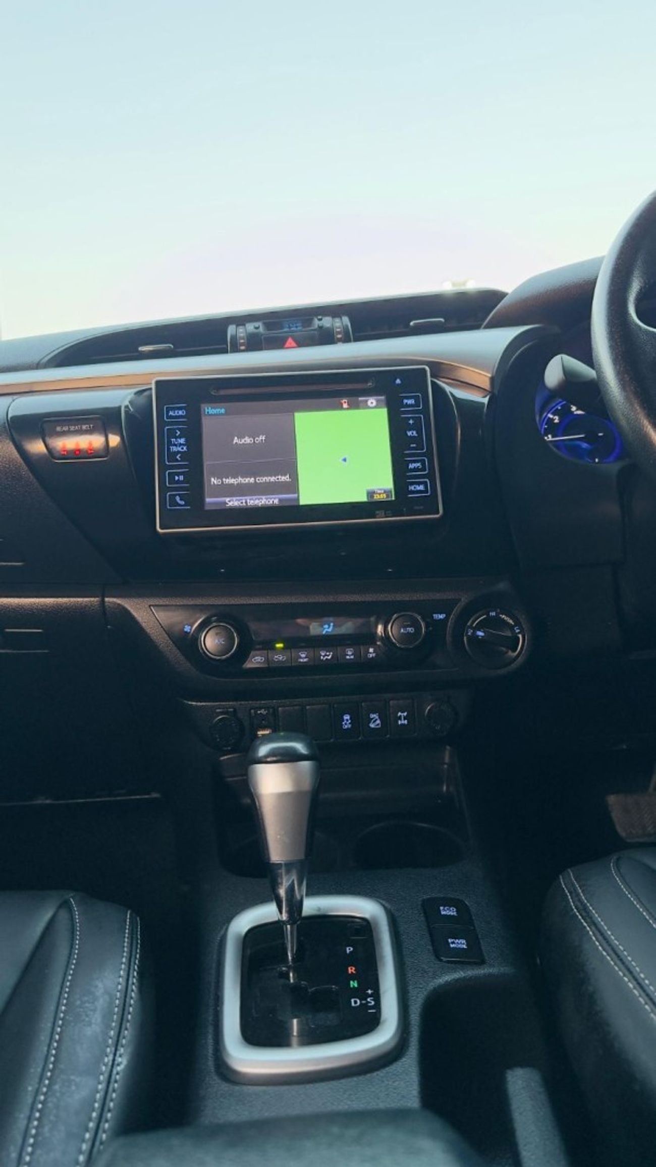 Toyota Hilux OFF-ROAD MODIFIED | 2.8L DIESEL ENGINE | RHD | 2018