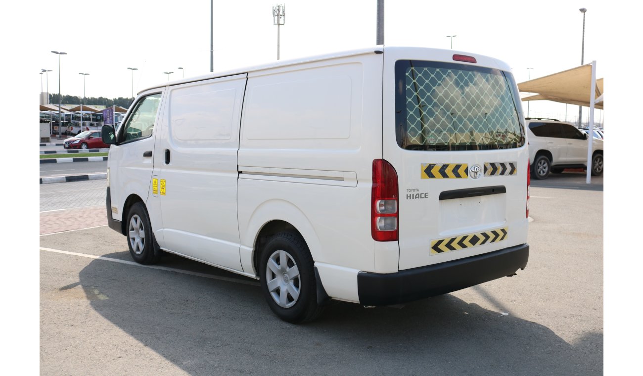 تويوتا هاياس STANDARD ROOF PANEL VAN