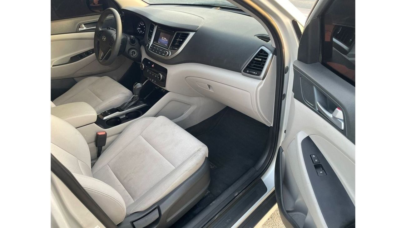 Hyundai Tucson 2016 Hyundai Tucson 2.0L V4 - GDi 4x4 AWD - Electric Seat and Rear CAM -