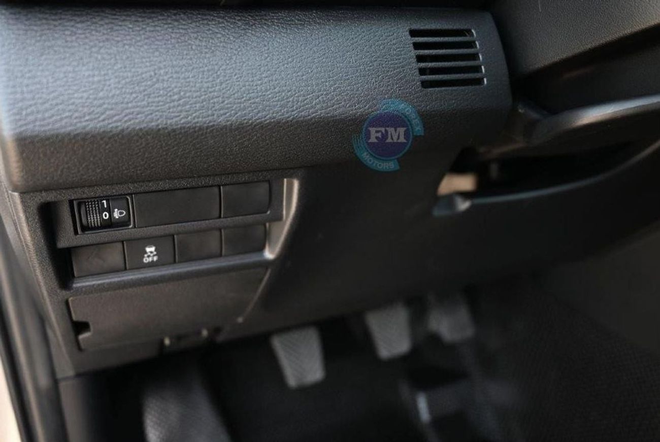 Mitsubishi L200 Double Cab GL 2.4L Petrol 4WD Manual