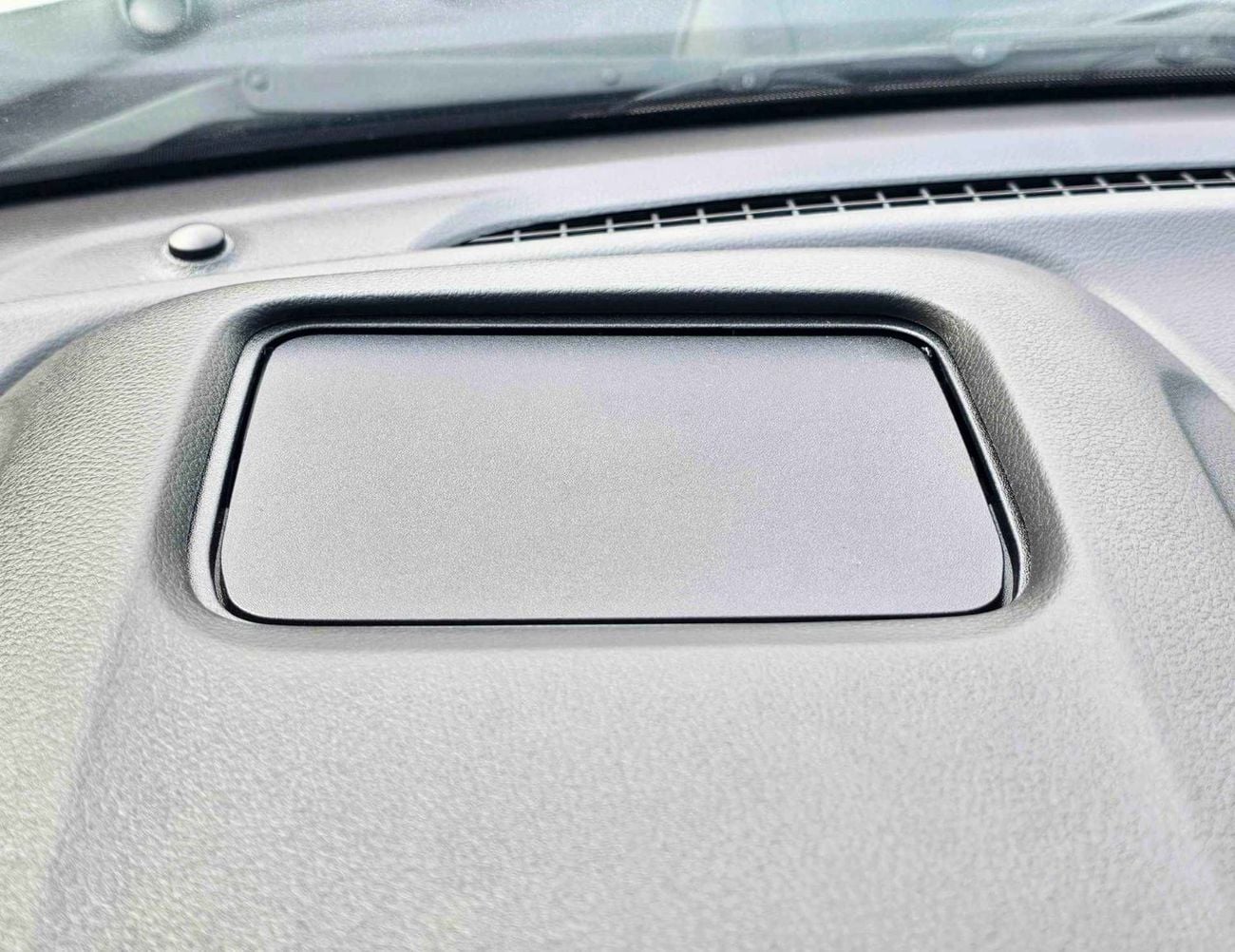 تويوتا أوربان كروزر GLX NEODRIVE DUAL TONE / 1.5L PETROL V4 / PANORAMIC ROOF / HEADS UP DISPALY / 360*CAMERA (CODE # UB1