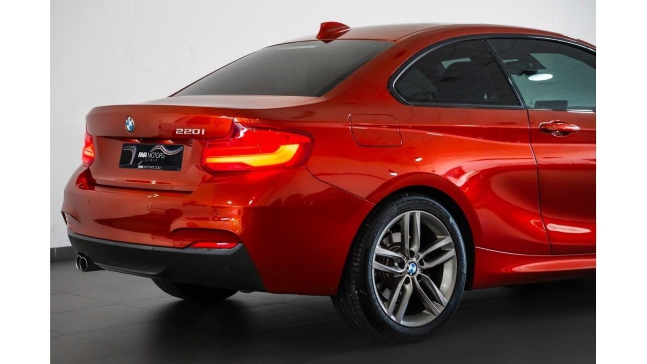 BMW 220i Std 2.0L Turbo