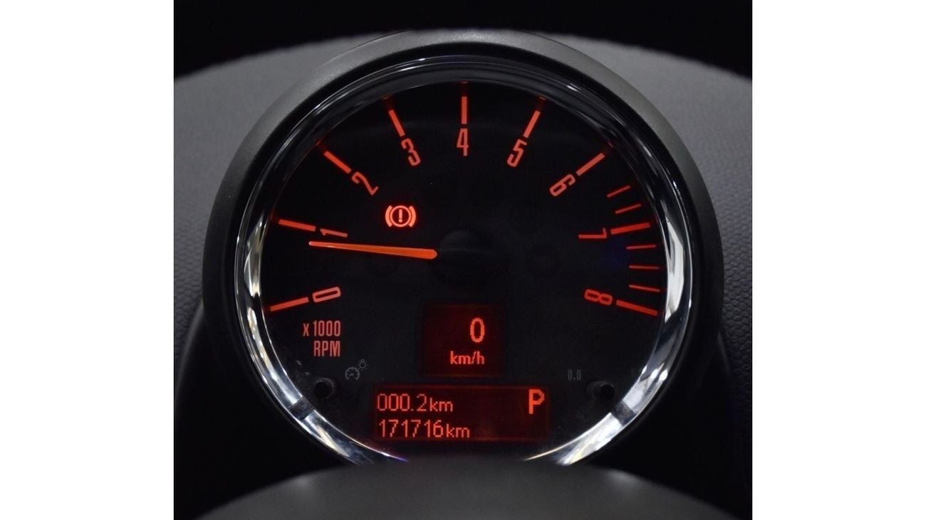 Mini John Cooper Works Countryman EXCELLENT DEAL for our Mini CountryMan John Cooper Works ( 2015 Model ) in Grey Color GCC Specs