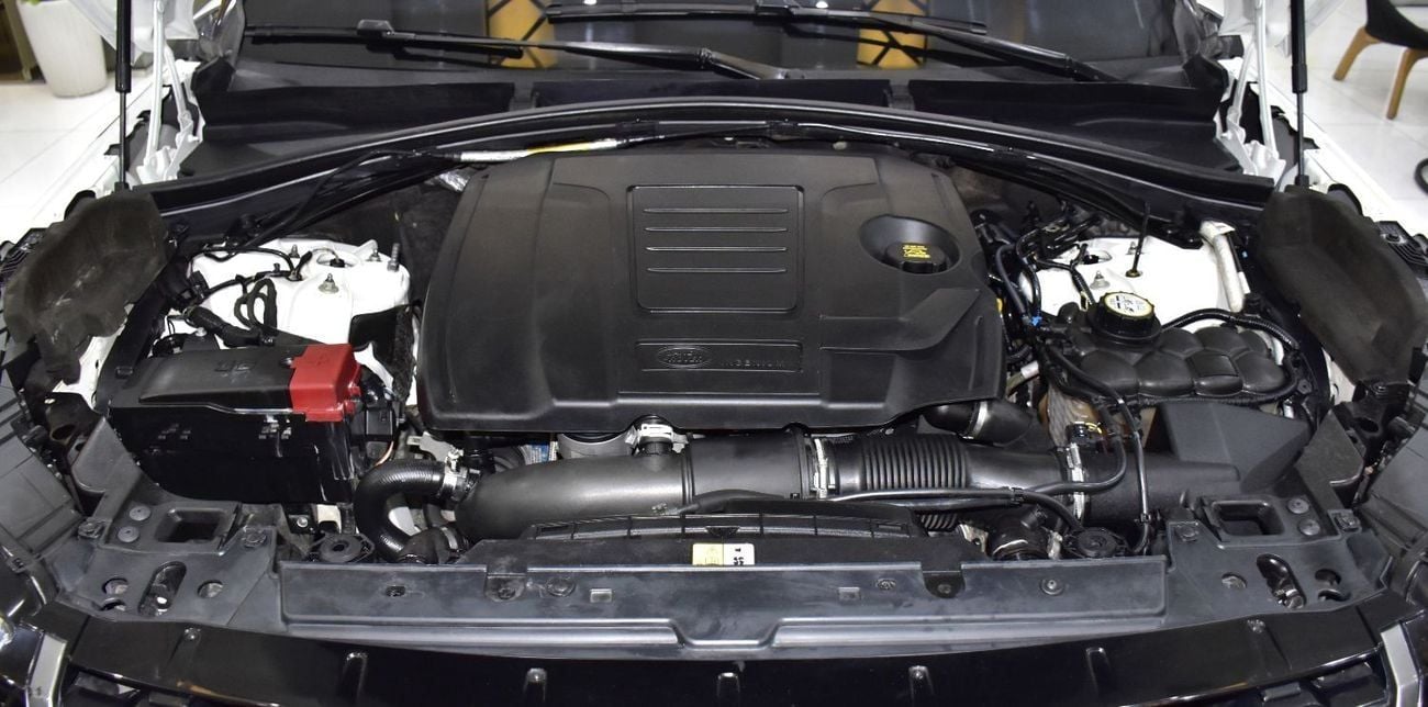 لاند روفر رينج روفر فيلار EXCELLENT DEAL for our Land Rover Range Rover Velar P300 HSE R-Dynamic ( 2018 Model ) in White Color