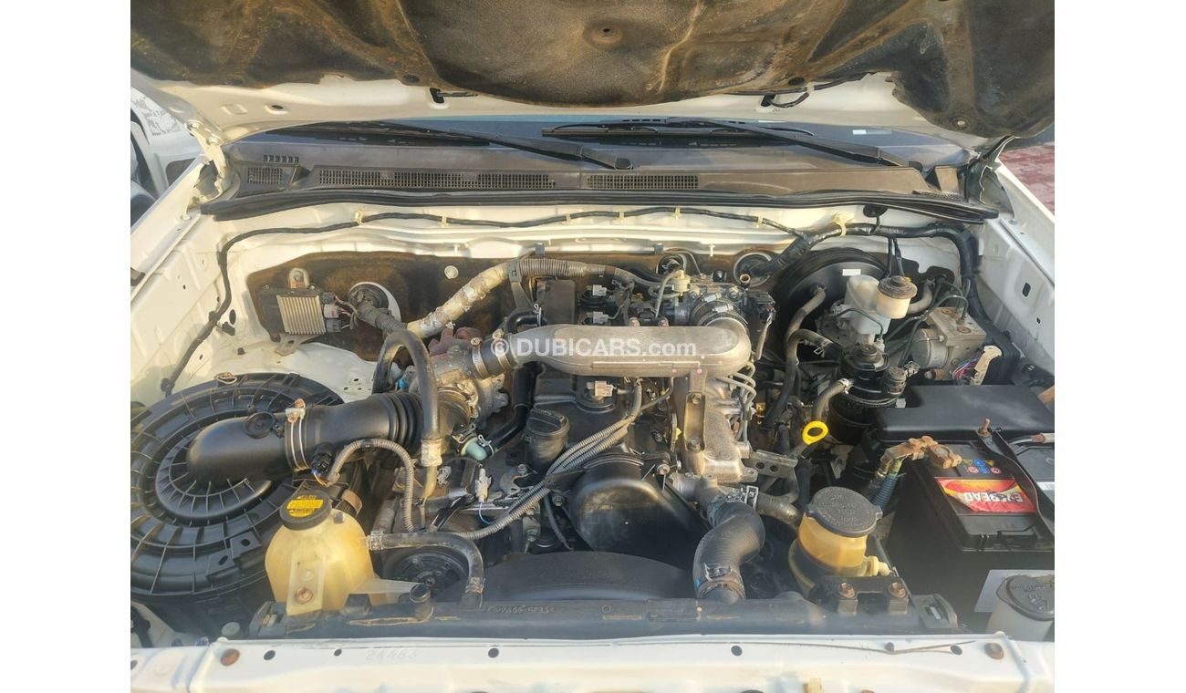 Toyota Hilux 2.4L 4WD DIESEL MT