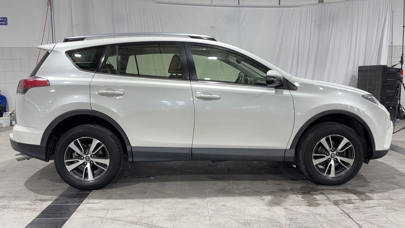 Toyota RAV4 VX 2017 VX | AED 1184/Month | 0 DP | 30 Day Return | Warranty | Service History