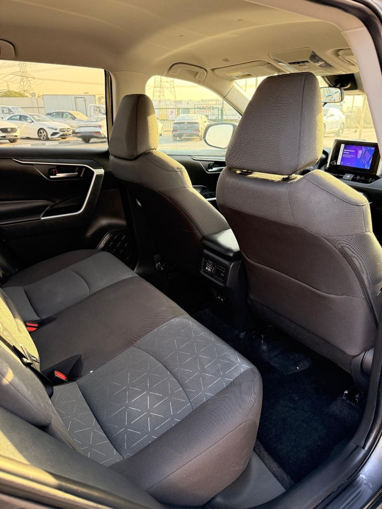 Toyota RAV4 XLE 2.5 L AWD Full Option 2025