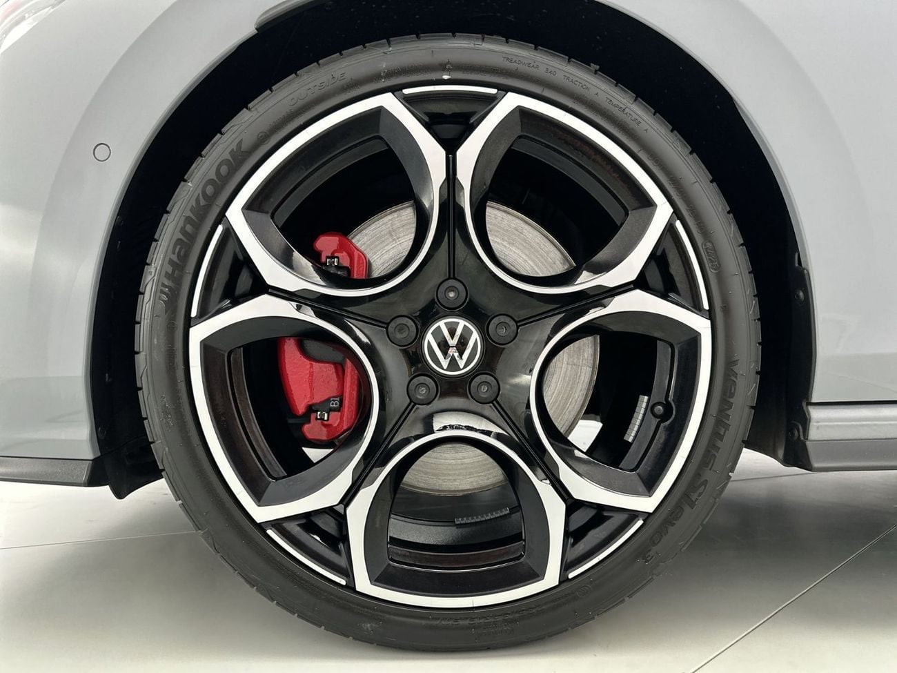 Volkswagen Golf SEL 2.0T GTI Leather Seats (Ref#35061) / 21,100 AED SAVINGS from New Car