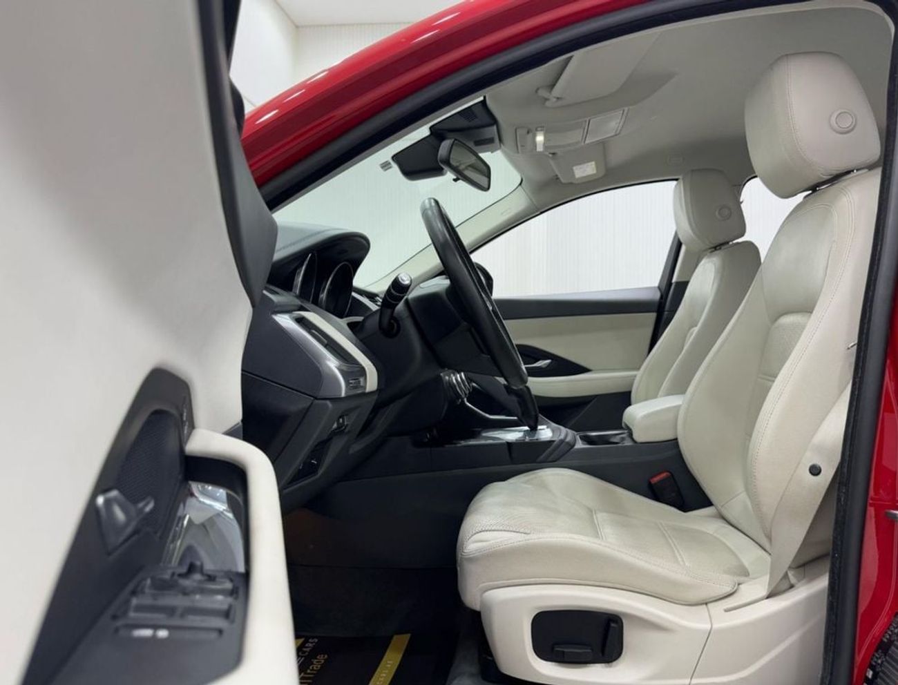 جاكوار E Pace SE P200 2.0L 2019 Jaguar E Pace P200, One Year Unlimited Km Warranty, Full Service History, GCC