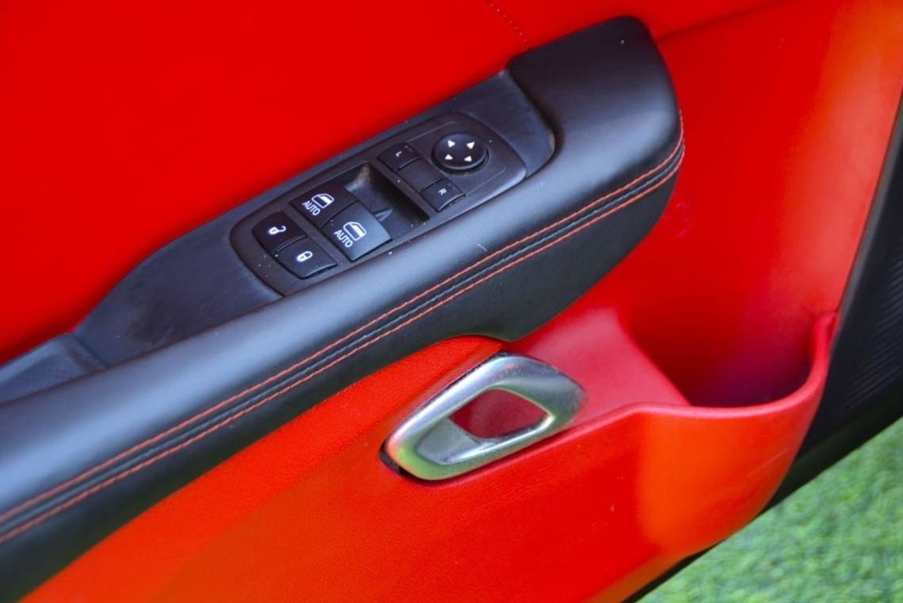 Dodge Challenger SXT Plus 3.6L