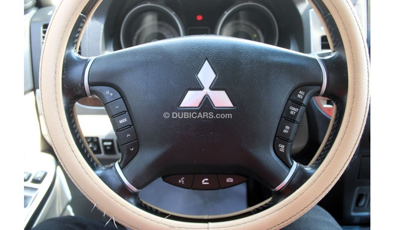 Mitsubishi Pajero GLS Top ACCIDENTS FREE - GCC - ORIGINAL PAINT - FULL OPTION - CAR IS IN PERFECT CONDITION INSIDE OUT