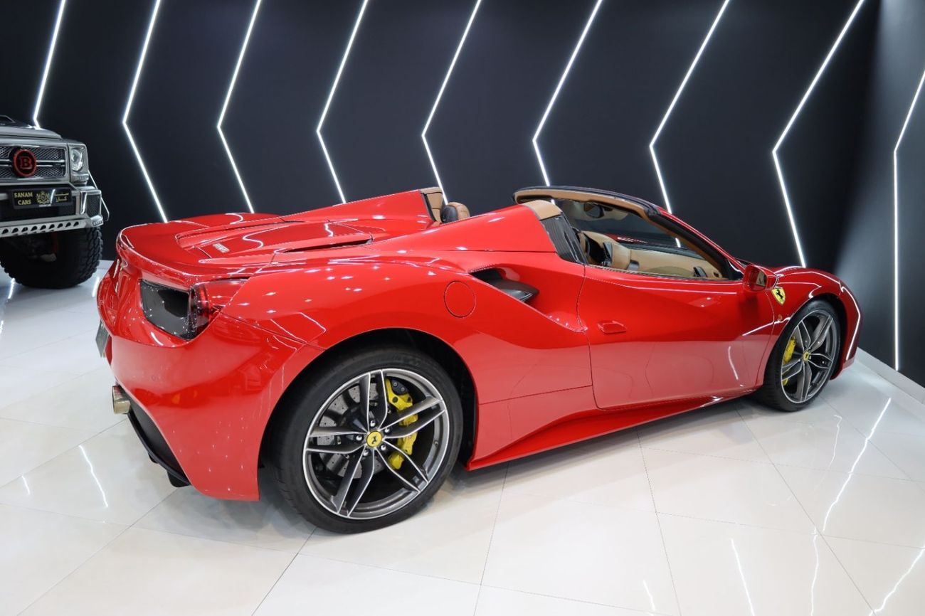 Ferrari 488 Spider Carbon Exterior/Interior, Passenger Display, GCC Specs!!