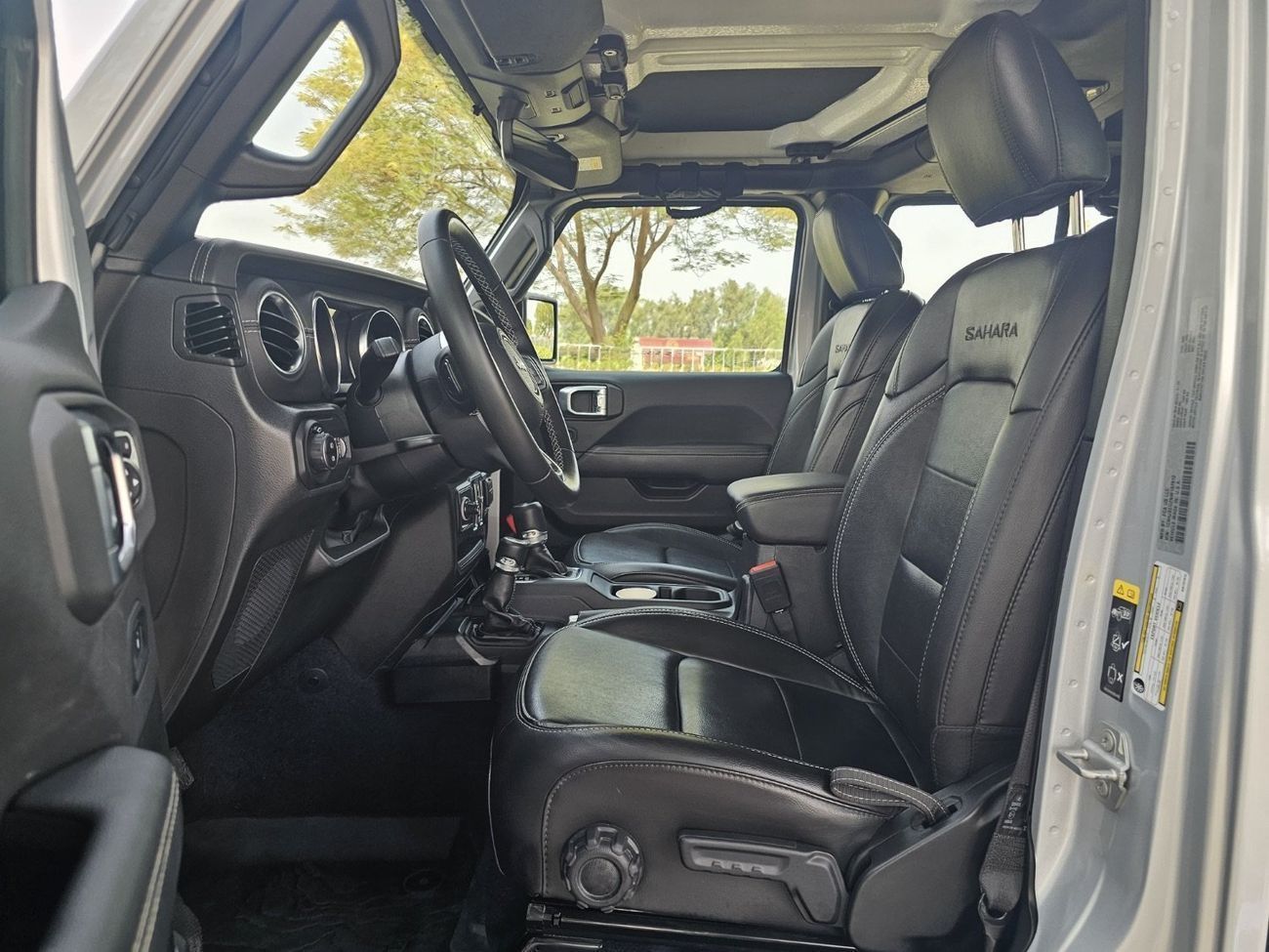 جيب رانجلر أنليميتد Sahara 3.6L A/T (5 Seater)