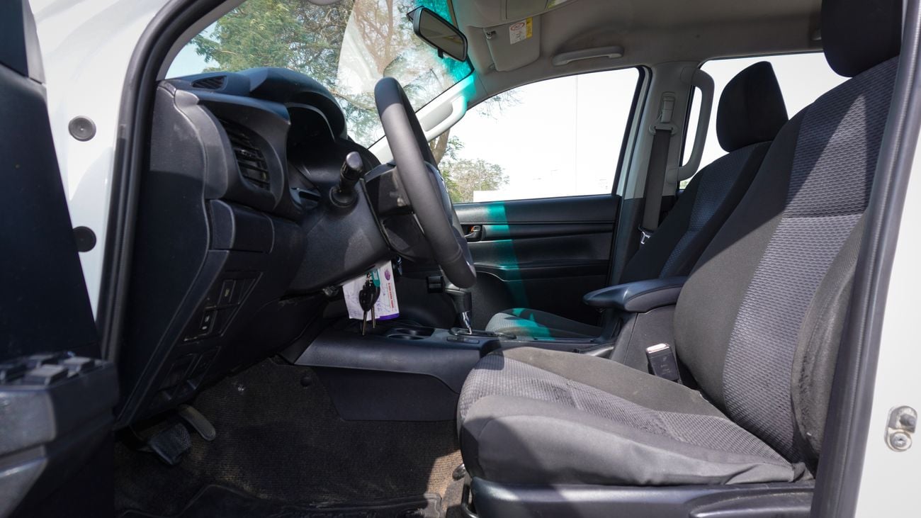 تويوتا هيلوكس GL 2.7 L With 2024 body kit