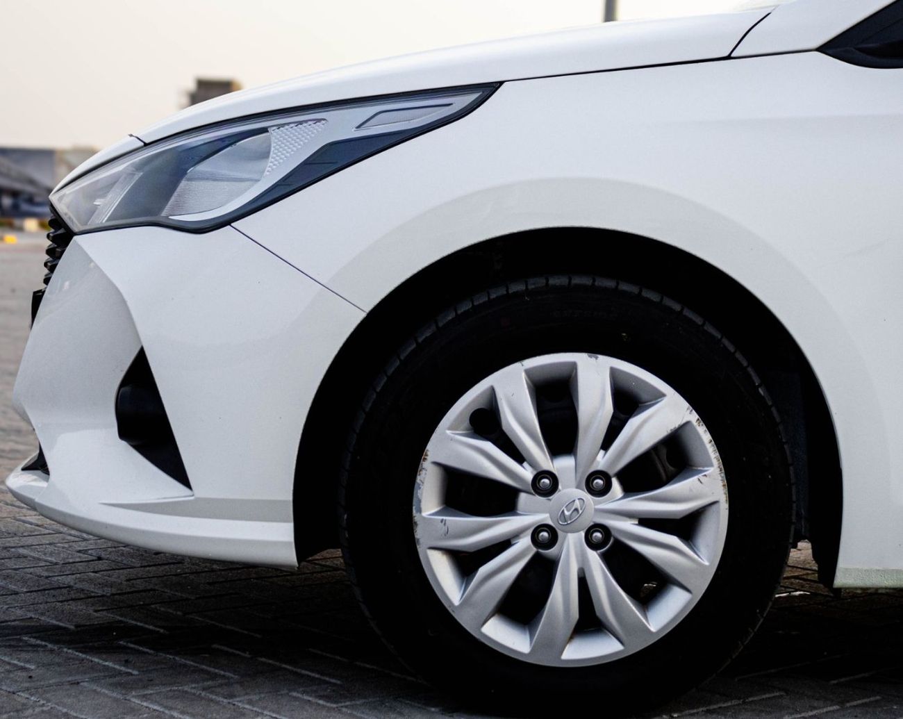 هيونداي أكسنت Base 1.6L (138 HP) hyundai accent  2021 GCC 1.6 L accident-free  in excellent condition 747 P.M