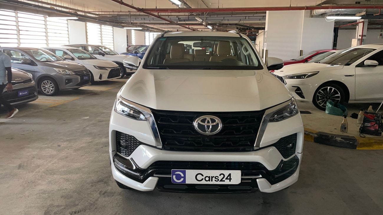 تويوتا فورتونر 2025 VXR | AED 2249/Month | 0 DP | 30 Day Return | Warranty | Service History