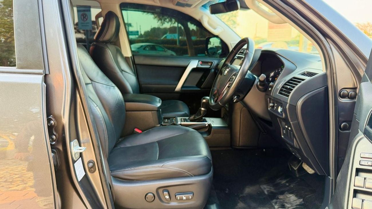 Toyota Prado PUSH START | SUNROOF | PARKING SENSORS | BACK CAMERA | AUTO | 2.8L DIESEL