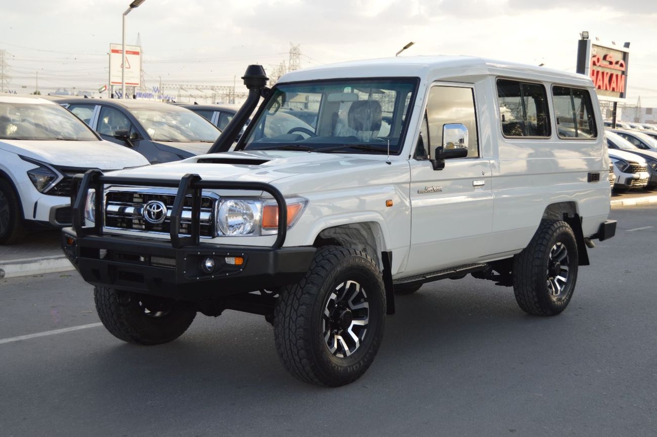 Toyota Land Cruiser *Hard Top*  Right Hand Drive  Model: 2016 Engine:  V8/ 4500 CC Doors: 3 Seats: 10