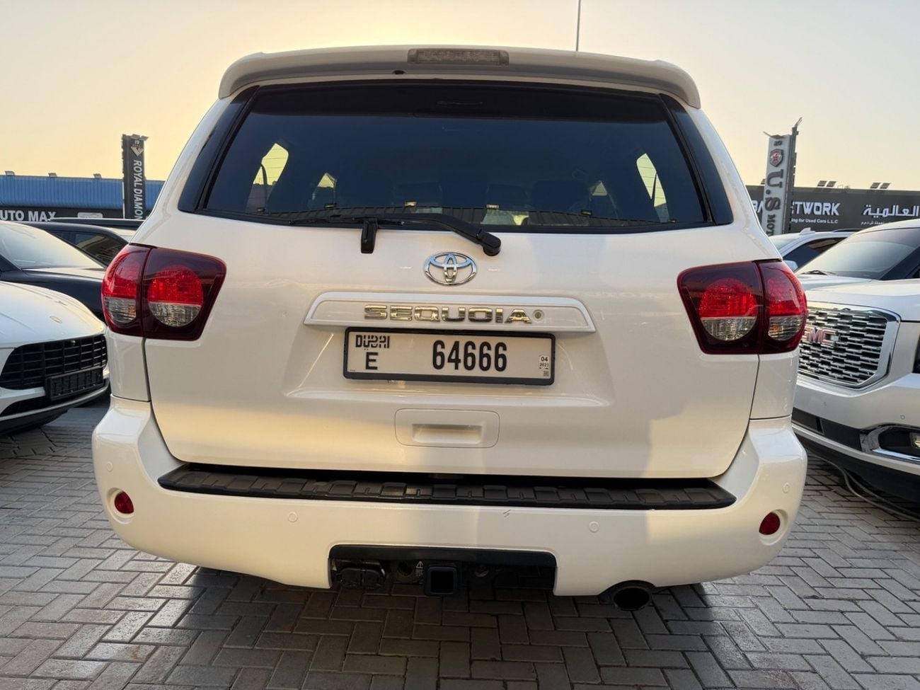 Toyota Sequoia SR5 (NON GCC)