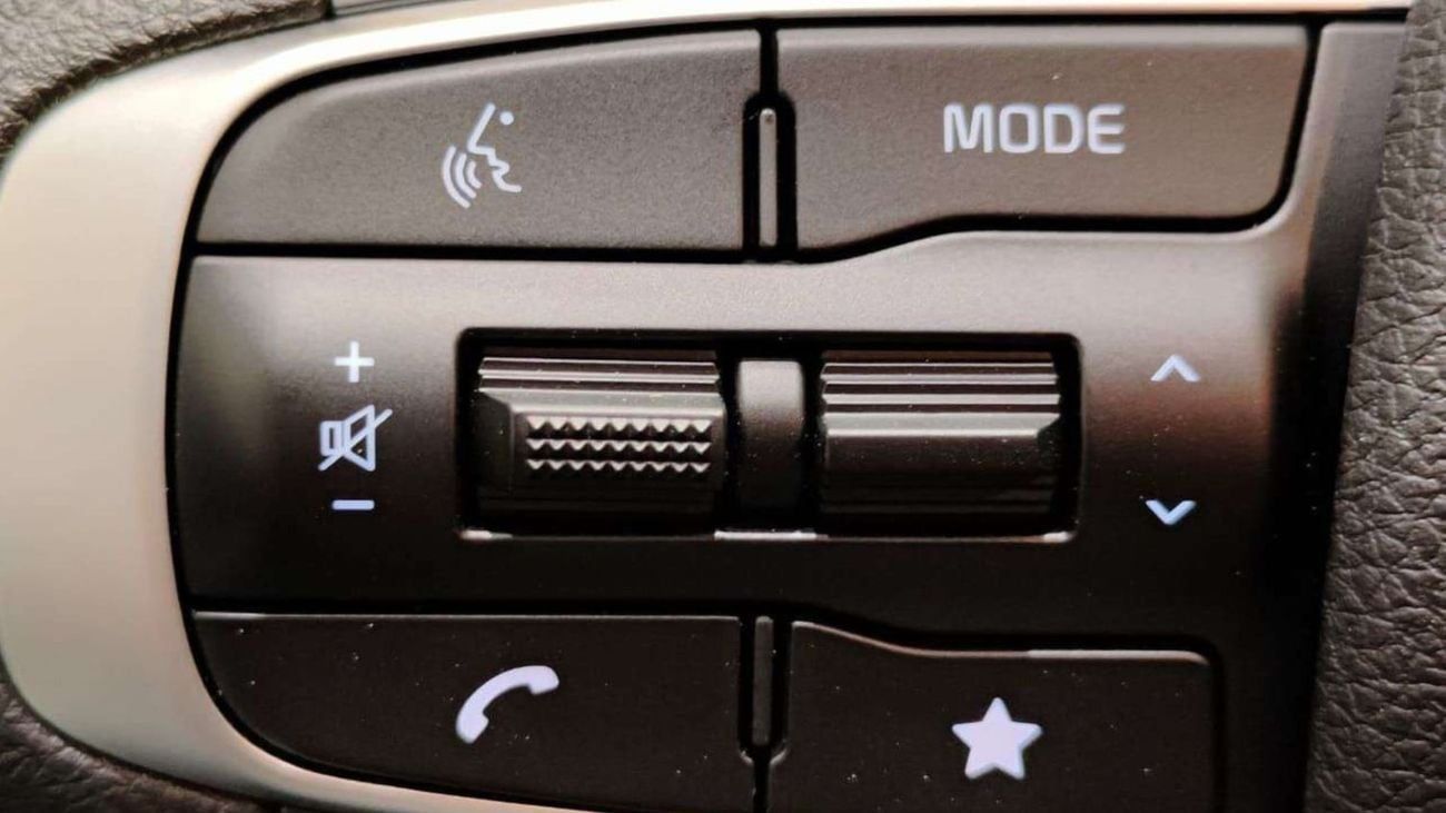 كيا K5 2.5L GDI DOHC, 4-cylinder, Dual CVVT (Euro 4). 5 Seater. 4 Door. FWD