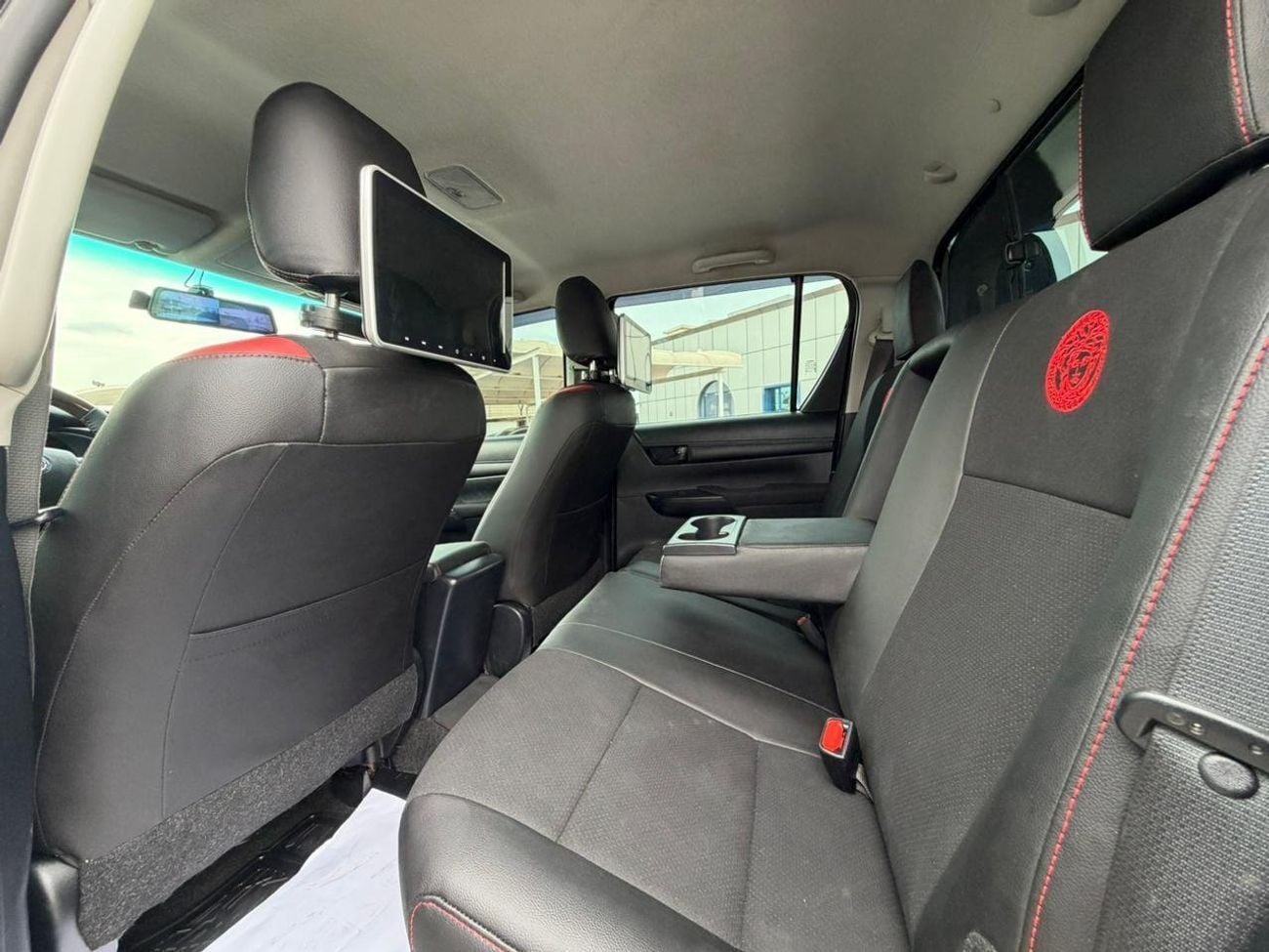 تويوتا هيلوكس ADVENTURE GLX 2.7L Double Cab Utility 4WD A/T