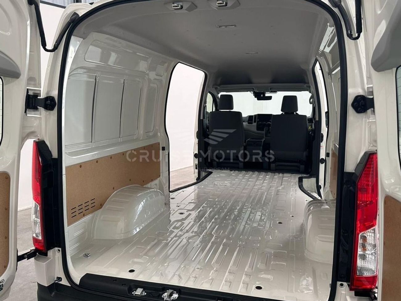 Toyota Hiace RHD HiAce Cargo - HI ROOF - Dual Sliding door - 2.8L Turbo - Diesel - Automatic