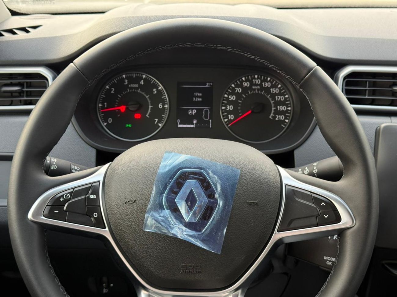 رينو داستر 1.5L Basic Option Petrol A/T