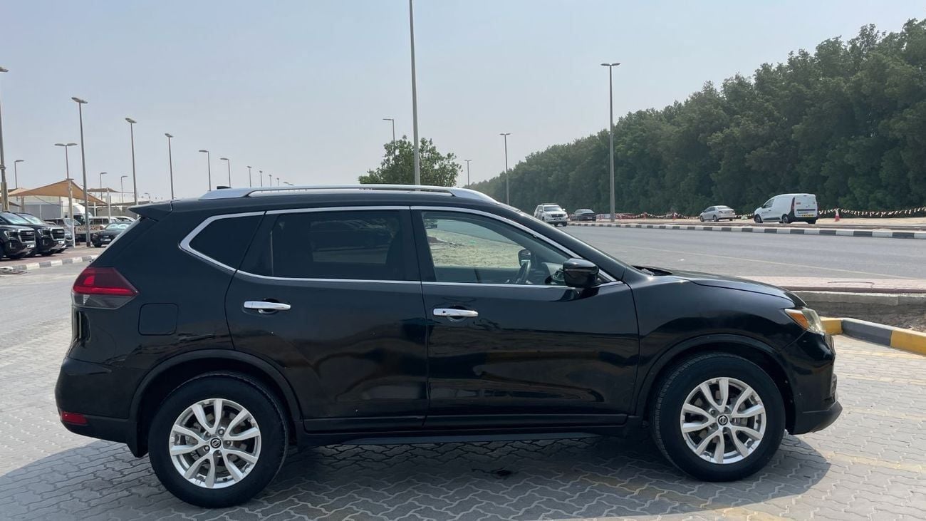 نيسان روج SV (NON GCC)
