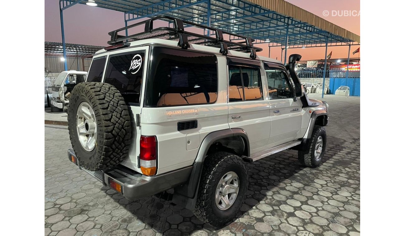 تويوتا لاند كروزر هارد توب Land Cruiser Hartop