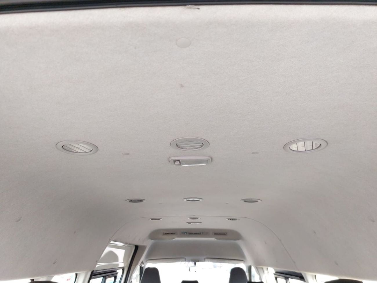تويوتا هاياس GLX (RAMADAN OFFER) TOYOTA HIACE RHD 2018 MODEL 2.5 L DIESEL MANUAL(PM73780)
