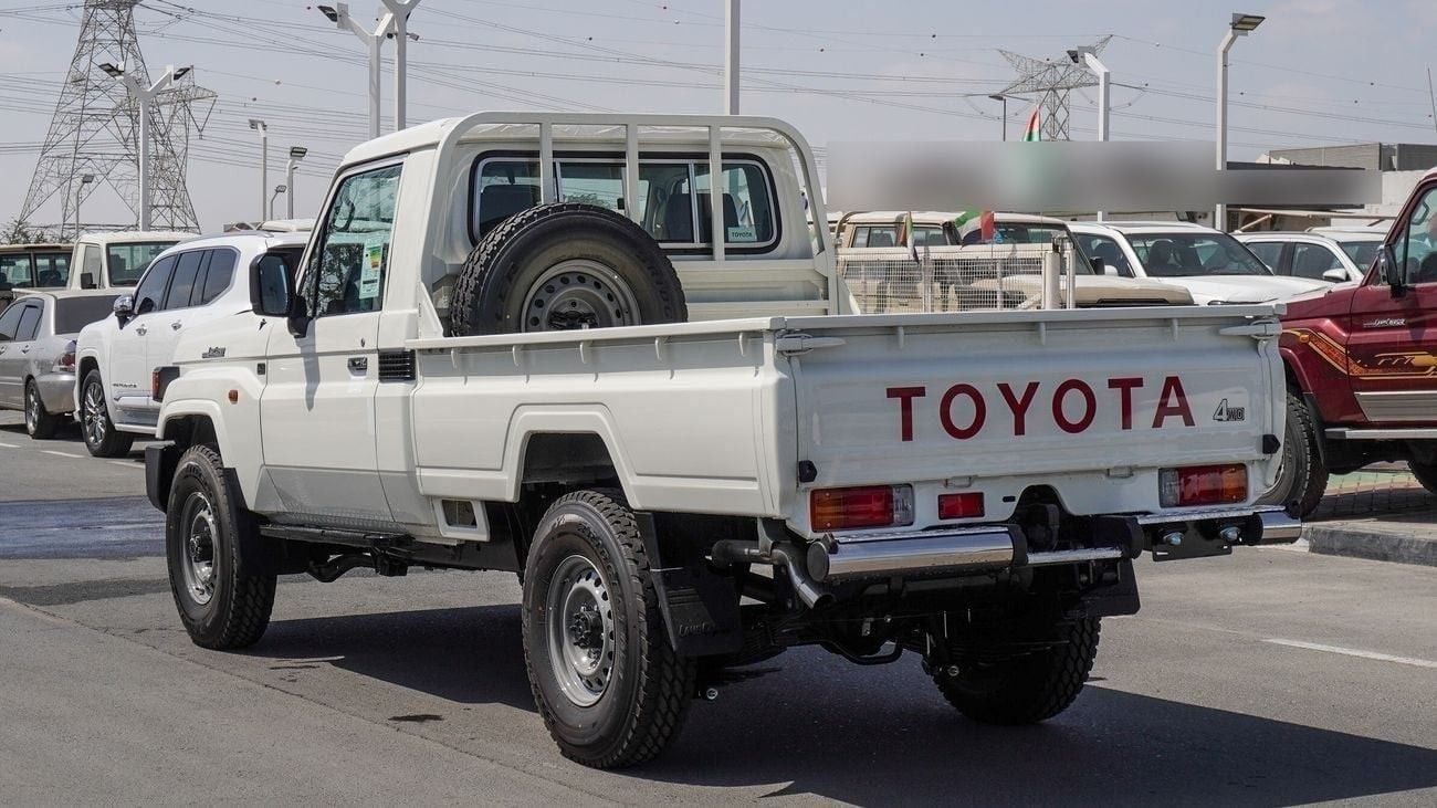 تويوتا لاند كروزر بيك آب PICKUP LC79 S/C DIESEL 2.8L A/T DIFFLOCK 2025