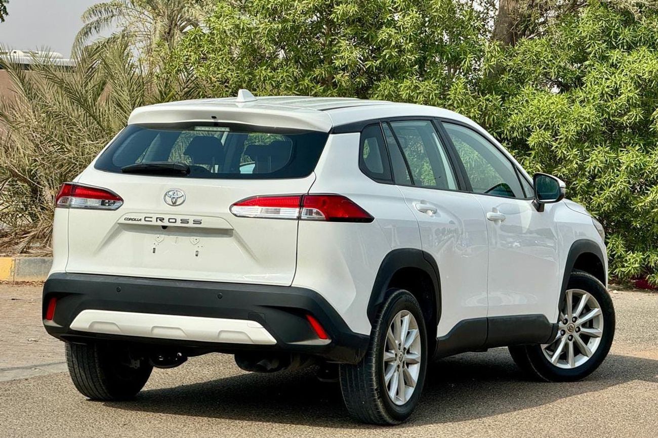 تويوتا كورولا كروس 2022 1.8L GCC (1190/-MONTHLY)